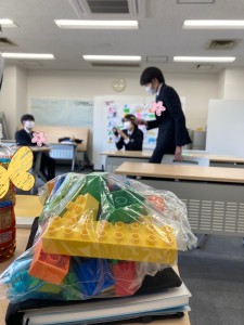 F5FC3708-3B3E-45C2-A37A-70A019430D27