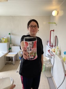 E28E1B96-41EA-456F-AC70-DC395529A141